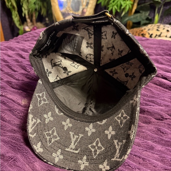 Louis Vuitton Gray Monogram Denim Cap - Picture 2 of 2